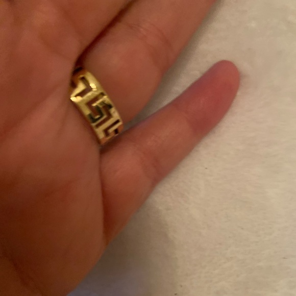 10k gold Greek key design Gold  Geometric Ring - Picture 2 of 3